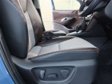 パワーシート搭載。微妙な調整が手軽にでき、ピッタリなポジションで運転することが可能です。