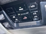 マップランプ付近にはヘルプネットのスイッチとムーンルーフの操作スイッチがございます