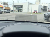 シンプルな情報レイアウトなので、しっかりと前を向いて運転に集中しながら、必要な情報を少ない視線移動で確認しやすくしています★