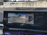 リアビューカメラ、トップビュー+サイドビューカメラ名前の通り車体後方を映し出すカメラと、車両周辺を真上から見た画像を合成して表示するカメラです。もちろんサイドビューカメラも付属します。