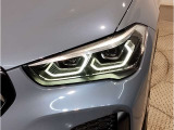 ☆BMWの前後重量配分50:50はエンジン自体をフロントタイヤよりも後ろにずらし、通常はエンジンルーム内に搭載される重量物であるバッテリーをトランクに移動させるなどして実現されています☆