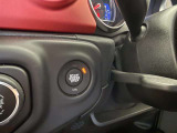 シンプルで操作しやすい運転席操作部