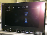 CD、DVD、Bluetooth、AM、FM、AUX、スマートフォン接続ができます。