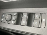 パワーウインドウスイッチです。運転席はオート機能付きです。