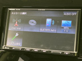 FM・AMやCD、Bluetooth Audio、テレビなど、音源を画面から選べる構成です。使いたい項目がアイコンで並び、日々の移動に合わせて選択しやすくなっています。