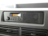 純正のAM/FMカーラジオを装備です。