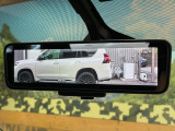 【インテリジェントルームミラー】後席の大きな荷物や同乗者で後方が確認しづらい時でも安心!カメラが撮影した車両後方の映像をルームミラー内に表示。クリアな視界で状況の確認が可能です!