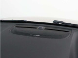 【harman/kardon】世界のオーディオファン垂涎のプレミアムサウンドシステムを搭載。原音に近い音場空間を忠実に再現。乗る人すべてに最良の音響体験を提供します。