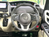 【純正革巻きステアリング】上質な革を使用することで、手にしっかり馴染みとても運転しやすいハンドルです♪