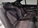 【エアバック】BMWのエアバックやその他の安全装備は、互いに補完しあう事で徹底した安全性を貫きます。万一の事故の際にそれぞれ最適な保護を提供してくれます!