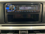 CDデッキ装備。交通渋滞や天気などの情報を取り入れるのに欠かせません。