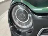 LEDヘッドライトは、点灯の瞬間から最大光量を発揮し、突然暗くなるトンネルなどでの安定感を高めます。