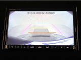 バックモニターで車庫入れや駐車もラクラク♪※あくまでも補助的な装置なので目視確認もお忘れなく!
