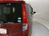LEDテールライトです。省電力、高輝度のLEDは明るく照らすので夜間運転時の視認性を高めます。スタイリッシュな見た目で細かいところもこだわりたいあなたに!