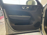 ご覧いただきありがとうございます。車両詳細等お気軽に店舗スタッフまでお問い合わせください。通話無料の専用フリーダイヤルも