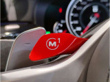 【パドルシフト付】Mマルチステアホイルに付随する「パドル・シフト」F1マシン感覚でシフトチェンジが可能となりよりドライビングの楽しさを演出します