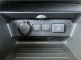 運転席・助手席シートヒーター/USB