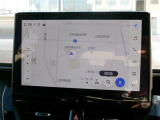 DCM(専用通信機)を装備したコネクティッドナビです。なお無償でのご利用期間は限定(令和10年9月まで)されています。詳しくは営業スタッフにお問い合わせください。
