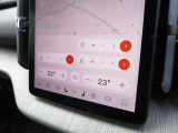 シートヒーターに加えてステアリングヒーターも装備しています。