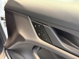 弊社2階のショールームにて約14台の車両を展示しております。色とりどりのポルシェと共にご来場お待ちしております。