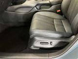 パワーシート搭載。微妙な調整が手軽にでき、ピッタリなポジションで運転することが可能です。