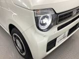 車の顔ともいえるヘッドライトは、丸目で愛嬌を感じさせるデザインです。