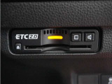 ◆ETC2.0◆進化したドライブ体験。料金収受システムだけだったETCが生まれ変わって、高速道路を賢く使うETC2.0に進化しました。多彩な情報サービスが便利で快適なドライブ体験を提供します。