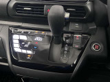 オートエアコンで快適な車内温度を演出してくれます!