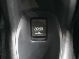 ◆後席用12V電源ソケット◆12V電源ソケットは後席用にも装備されています。長時間のドライブも安心です。
