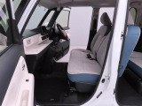 フラットなフロアで乗車後の横移動もしやすいですよ。