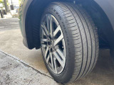 タイヤサイズは215/45R17です