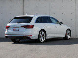 Audiが指定する独自の条件を全て満たした車だけが、認定資格を持つテクニシャンの手による100項目にも及ぶ点検・整備のプロセスを受け、お客様のもとへ届けられます。
