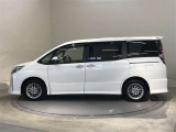 広々とした車内空間に優れた燃費性能。更にデザインも上質で人気のお車です!