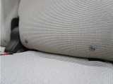 ◆ISOFIX◆シートベルトいらずでチャイルドシートと固定金具を連結するだけでガッチリ固定できます。