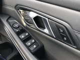 車両の詳細、ご質問につきましては、営業スタッフまでお気軽にご連絡下さいませ。遠方のお客様には実車の詳細動画送信も承ります。お問合せをお待ち致しております。