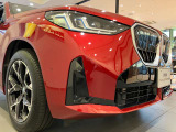 BMWはダウンフォースにより、車両を安定させるため、車の底は平らな造りとなっております。BMWの走行性能に対するこだわりはこういったところにも御座います。