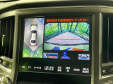 【パノラミックビューモニター】専用のカメラにより、上から見下ろしたような視点で360度クルマの周囲を確認することができます☆死角部分も確認しやすく、狭い場所での切り返しや駐車もスムーズに行えます。