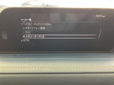 USBやスマートフォン連携、ディスク、テレビなど、複数の音源を選べる画面です。利用するソースを一覧から確認でき、好みに合わせて車内の音楽やコンテンツを楽しめます。