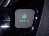 エンジン、エアコンなどを制御し低燃費な『ECONモード』に、また走りを楽しみたいとき、空調など快適性を重視したいときにはスイッチOFFで通常モードに切り替えができます!