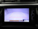 バックモニター装着車は後退時の強い味方です♪車庫入れや縦列駐車の際、後退操作の参考になるガイドラインをナビ画面に表示します。