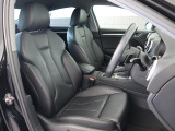 Audi車はどの車種も全てレザーハンドルです。そこにはAudiのこだわりがあり質感の高いレザーでしっかりと手に馴染み、高級感を演出します。
