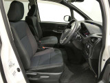 見通しのよいすっきりとした視界で、誰でも運転しやすいです。運転のしやすさは疲れにくさにも繋がりますよ♪