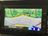 【バックカメラ】駐車時に後方がリアルタイム映像で確認できます。大型商業施設や立体駐車場での駐車時や、夜間のバック時に大活躍!運転スキルに関わらず、今や必須となった装備のひとつです!