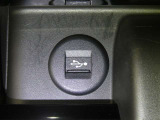 【充電用USB端子】デバイスの充電に便利です。※実際の接続端子は写真で確認or店舗までご気軽にお問合せください♪