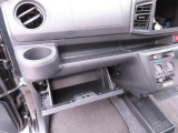お車を購入される際はご不明な点や不安な点もあるかと思いますが、困ったらお気軽にご相談下さい! 0566-71-1630 までお電話頂ければ当店のスタッフがじっくりお話を聞かせて頂きます!