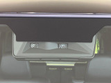 【スマートアシスト】走行中に前方の車両等を認識し、衝突しそうな時は警報とブレーキで衝突回避と被害軽減をアシスト。より安全にドライブをお楽しみいただけます。