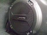 旅に欠かせないお気に入りの音楽を奏でるのは、ALPINEのオーディオシステム