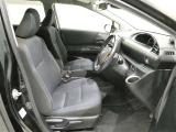 見通しのよいすっきりとした視界で、誰でも運転しやすいです。運転のしやすさは疲れにくさにも繋がりますよ♪
