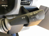☆オートライト機能☆車外の明るさに応じて自動的でヘッドランプを点灯および消灯します。夕暮れ時やトンネルなどで便利です!