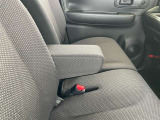 ロングドライブのときなどにうれしい運転席アームレスト☆